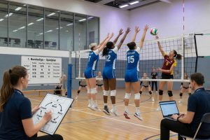 Mehr über den Artikel erfahren Die Entwicklung des Frauenvolleyballs im internationalen Sport